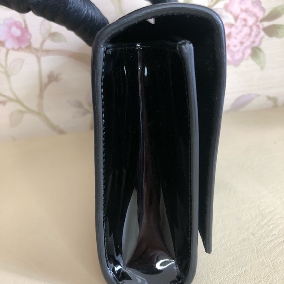 SOLD Authentic YSL Saint Laurent Cassandre Clutch - Picture 4 of 8